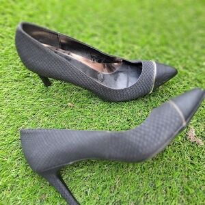 Calvin Klein Belino Black Pointed Toe Slip On Pump Size 7.5